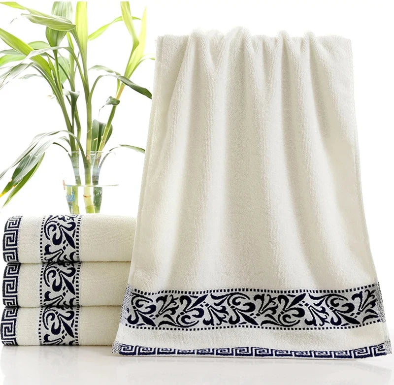 Toalhas Bordadas de Algodão Premium – Maciez, Absorção e Elegância em Cada Detalhe