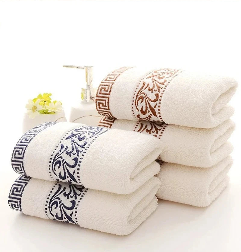 Toalhas Bordadas de Algodão Premium – Maciez, Absorção e Elegância em Cada Detalhe