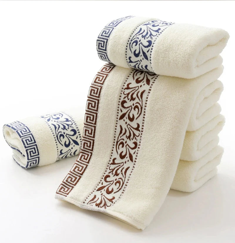 Toalhas Bordadas de Algodão Premium – Maciez, Absorção e Elegância em Cada Detalhe