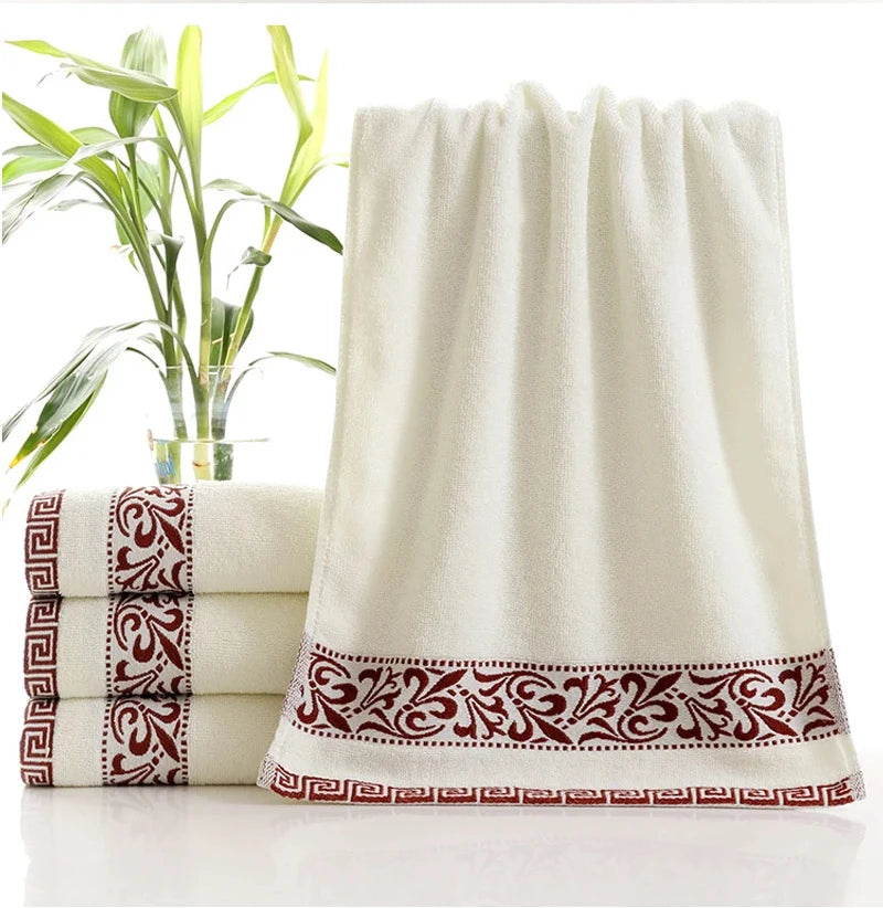 Toalhas Bordadas de Algodão Premium – Maciez, Absorção e Elegância em Cada Detalhe