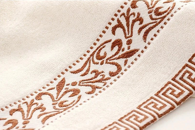 Toalhas Bordadas de Algodão Premium – Maciez, Absorção e Elegância em Cada Detalhe