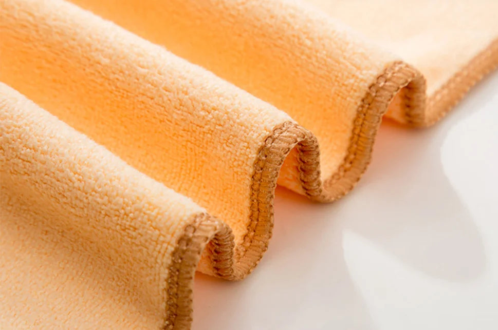 Kit Luxo Toalhas de Banho Bordadas – Microfibra Ultra Macia, Secagem Instantânea e Estilo Sofisticado (3 Peças)